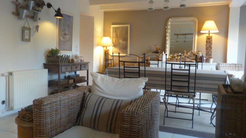 Hotel Les Persiennes à Saintes Extérieur photo
