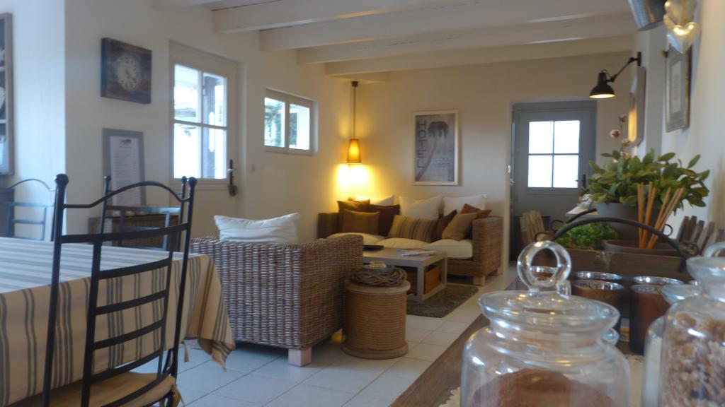Hotel Les Persiennes à Saintes Extérieur photo