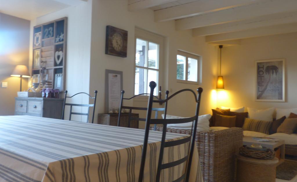 Hotel Les Persiennes à Saintes Extérieur photo